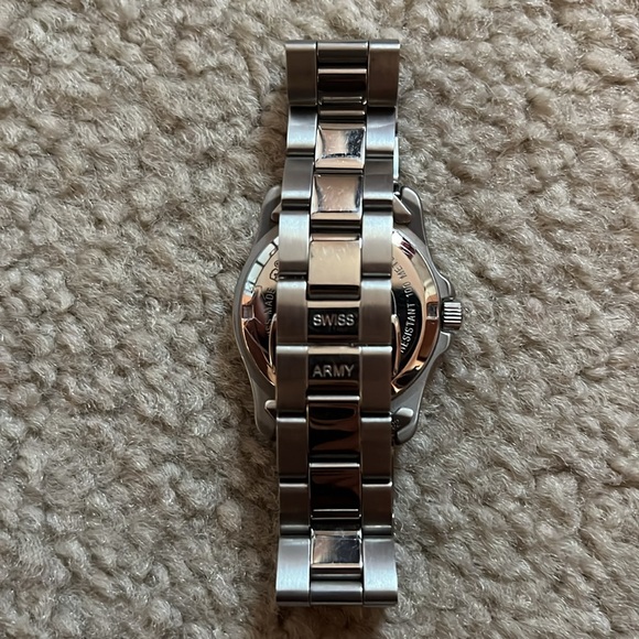 Swiss Army womans watch - Picture 3 of 6